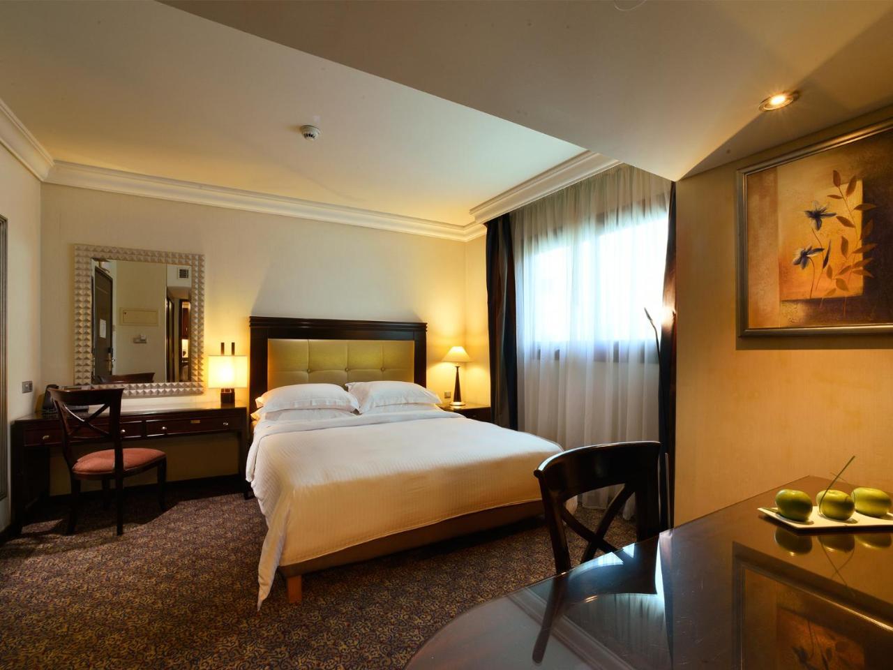 Aparthotel Raouche Arjaan By Rotana